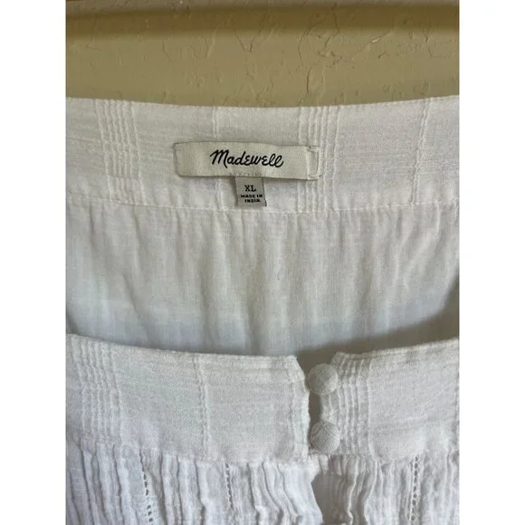 Elegant White Puff Sleeve Dress - Picture 9 of 10